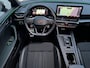 CUPRA Leon Sportstourer 1.4 e-Hybrid VZ Copper Edition Automaat / Navigatie / Elektrische trekhaak 1.500 kg / Elektrische klep / Sportstoelen / Stuur- en stoelverwarming / Apple Carplay Android / 19" LM wielen /
