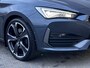 CUPRA Leon Sportstourer 1.4 e-Hybrid VZ Copper Edition Automaat 245 PK / Plug-In / EAER 58km / Navigatie / Elektrische trekhaak 1.500 kg / Elektrische klep / Sportstoelen / Stuur- en stoelverwarming / Apple Carplay Android / 19" LM wielen /