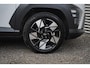 Hyundai Kona 1.6 GDI HEV Premium / Nederlandse Auto / Eerste Eigenaar / Adaptieve Cruise Control / Lederen bekleding / Stoelverwarming / Navigatie / Apple Car Play / Keyless /