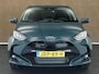 Toyota Yaris 1.5 Hybrid 130 Dynamic ComfortPack 130PK! - DIRECT UITVOORRAAD LEVERBAAR - ADAPTIEVE CRUISE CONTROL - DODEHOEKDETECTIE - APPLE CARPLAY/ANDROID AUTO - CAMERA - CLIMATE CONTROL - KEYLESS ENTRY/START - EXTRA GETINT GLAS - NAVIGATIE - STOELVERWARMING VOORZIJDE - STUURVERWARMING