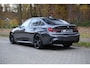 BMW 3-Serie 330i High Executive M-Sport | Org.NL | Leer | HUD | Live Cockpit Pro | Camera | Sportrem | 19" | DAB | Alarm kl.3 | et.c