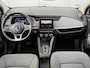 Renault Zoe R110 Life Carshare 52 kWh / Koopaccu / Achteruitrijcamera / Parkeersensoren Voor + Achter / Cruise & Climate Control / Navigatie d.m.v. Apple Carplay /