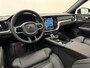 Volvo V60 T6 350pk Plug-in hybrid AWD Plus Dark / €3300,- Voorraadkorting / Panoramisch dak / Head-up display / Keyless / 360Camera / H&K Audio / Sportstoelen.