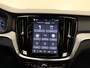 Volvo V60 T6 350pk Plug-in hybrid AWD Plus Dark / €3300,- Voorraadkorting / Panoramisch dak / Head-up display / Keyless / 360Camera / H&K Audio / Sportstoelen.