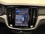 Volvo V60 T6 350pk Plug-in hybrid AWD Plus Dark / €3300,- Voorraadkorting / Panoramisch dak / Head-up display / Keyless / 360Camera / H&K Audio / Sportstoelen.
