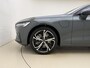 Volvo V60 T6 350pk Plug-in hybrid AWD Plus Dark / €3300,- Voorraadkorting / Panoramisch dak / Head-up display / Keyless / 360Camera / H&K Audio / Sportstoelen.