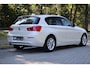 BMW 1-Serie 118i Corporate Lease Executive Sportline, LED, Hydro-besturing, Cruise Control, DAB, Lichtpakket, Navigatie, Automatische Airco, Nederlands, etc.