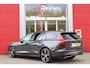 Volvo V60 2.0 B4 211PK PLUS DARK |19" 5-MULTI SPAAKS BLACK DIAMOND CUT LICHTMETALEN VELGEN | PILOT ASSIST | REMOTE START | APPLE CARPLAY / ANDROID AUTO | NAVIGATIE BY GOOGLE | DRAADLOZE TELEFOONLADER | PARK ASSIST - ACHTERUITRIJCAMERA EN PAKEERSENSOREN VOOR + ACHTER | ADAPTIEVE CRUISECONTROL | R-DESIGN BEKLEDING MET NAPPA LEDER I.C.M. OPEN GRID TEXTIEL | POWERSEATS - BEIDE VOORSTOELEN ELEKTRISCH VERSTELBAAR MET GEHEUGENFUNCTIE | STOELVERWARMING | SFEERVERLICHTING | LIGHTING PACK - FULL LED KOPLAMPEN MET ACTIEF GROOTLICHT EN KOPLAMPSPROEIERS | LED MISTLAMPEN | INTELLSAFE SURROUND MET O.A. DODEHOEK BEWAKING | 4 ZONE ELECTRONIC CLIMATE CONTROL MET TOUCHSCREENBEDIENING ACHTER | ELEKTRISCH BEDIENBARE ACHTERKLEP | VOLVO HIGH PERFORMANCE AUDIO | GLANZEND ZWARTE RAAMOMLIJSTING EN SPIEGELKAPPEN | GLANZEND ZWARTE DAKRAILS EN GRILLE | VOOR EN ACHTERBUMPER IN SPORTUITVOERING | EXTRA GETINTE RUITEN ACHTER | ZWARTE HEMELBEKLEDING |