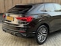 Audi Q3 35 TFSI S edition Automaat | Zwart optiek | Navigatiesysteem | Half-leer | Getint glas | Cruise & climate control | Lane assist | 19 inch velgen | LED verlichting | Elektrisch bedienbare achterklep | Parkeersensoren achter