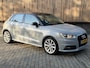 Audi A1 Sportback 1.0 TFSI Adrenalin Handgeschakeld | S-line exterieur | Airconditioning | Cruise control | Navigatie voorbereiding | Pijlgrijs metallic | Zwart dak | Multifunctioneel stuurwiel | Nette auto!