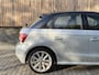 Audi A1 Sportback 1.0 TFSI Adrenalin Handgeschakeld | S-line exterieur | Airconditioning | Cruise control | Navigatie voorbereiding | Pijlgrijs metallic | Zwart dak | Multifunctioneel stuurwiel | Nette auto!
