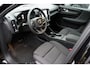 Volvo EX40 Single Motor Extended Range Business Ed. 82 kWh | Harman Kardon | 19" Lichtmetalen velgen | Driver Assist | Verwarmde voorstoelen & stuurwiel | Elektrisch bedienbare achterklep | All-season banden