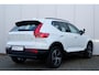 Volvo XC40 B4 Automaat Plus Dark | Verwarmbare voorstoelen | Verwarmbaar stuurwiel | Verwarmbare voorruit | Premium audio by Harman Kardon | Trekhaak | 18 inch Lichtmetalen velgen