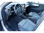 Volvo XC40 B4 Automaat Plus Dark | Verwarmbare voorstoelen | Verwarmbaar stuurwiel | Verwarmbare voorruit | Premium audio by Harman Kardon | Trekhaak | 18 inch Lichtmetalen velgen