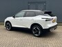 Nissan Qashqai 1.3 MHEV Xtronic N-Connecta / Fabrieksgarantie tot 03-2028  / Facelift Nieuw Model / Cold Pack / HUD / Trekgewicht 1800 kg / Stuur-, Stoel en Voorruit verwarming / Elektrische achterklep / Camera 360° / Adaptief CC / Apple Carplay Android Auto /18" LM wielen met All Season banden /