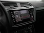 Volkswagen Tiguan 2.0 TSI 180 pk DSG 4Motion Highline Business R / R-Line | Panoramadak | Adaptief onderstel | Rondomzicht camera | Stoelverwarming