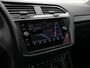 Volkswagen Tiguan 2.0 TSI 180 pk DSG 4Motion Highline Business R / R-Line | Panoramadak | Adaptief onderstel | Rondomzicht camera | Stoelverwarming