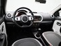 Renault Twingo 1.0 SCe Collection | Exterieurpakket 'Rouge' | LED-Dagrijverlichting | Automatische Verlichting | Airconditioning | R&GO Radio | Bluetooth | LED-Dagrijverlichting | Elektrisch Verstelbare Spiegels | Snelheidsbegrenzer