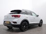 Volkswagen T-Roc 1.5 TSI 150PK STYLE BLACK PACK DSG | Navi | Camera | 19 inch | Zeer Mooi!