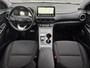 Hyundai Kona Electric EV Fashion 64 kWh Automaat / Accu SOH 100% / Fabrieksgarantie tot 09-2026 / Dealer onderhouden / Head Up Display HUD / WLTP bereik 484 km bereik stad 660 km / Stuur en Stoel verwarming / Warmtepomp / Adaptief CC /