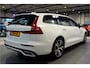 Volvo V60 2.0 T8 AWD 287kW/390pk Aut8 Recharge R-Design ADAPT.CRUISE + NAVI SENSUS + BLIS + LANE ASSIST + MEMORY STOEL + KEYLESS ENTRY&GO + SPORTSTOELEN + LEDER/GAASSTOF + STANDKACHEL + ON-CALL + PARKSENSOREN + 18" LM-VELGEN!!