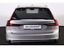 Volvo V90 T6 Recharge AWD Plus Dark - IntelliSafe Assist & Surround - 360º Camera - Harman/Kardon audio - Adaptieve LED koplampen - Verwarmde voorstoelen, stuur & achterbank - Parkeersensoren voor & achter - Elektr. bedienb. voorstoelen met geheugen - Extra getint glas - Elektr. inklapbare trekhaak - 19' LMV