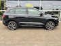Skoda Karoq 1.5 TSI ACT SPORTLINE BUINESS CARPLAY|LED|TREKHAAK|19INCH|STOELVERWARMING|