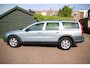 Volvo XC70 2.4 T | Airco | Sensoren achter | Stoelverwarming |