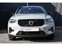 Volvo XC40 B4 Plus Dark | Harman Kardon Premium Audio | Climate Pack | Trekhaak | All Season banden | Google Infotainment | Adaptieve Cruise Control | BLIS | Parkeercamera | Elektrische Kofferklep | Keyless |