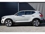 Volvo XC40 B4 Plus Dark | Harman Kardon Premium Audio | Climate Pack | Trekhaak | All Season banden | Google Infotainment | Adaptieve Cruise Control | BLIS | Parkeercamera | Elektrische Kofferklep | Keyless |