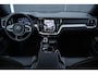 Volvo V60 T6 Plug-in hybrid AWD Plus Dark | Verwarmbare voorstoelen | Verwarmbaar stuurwiel | Verwarmbare achterbank | Charcoal Sportleder | Zwarte hemel | 19 inch Lichtmetalen velgen | Parkeercamera | Elektrische verstelbare voorstoelen met geheugen | Premium audio by Harman Kardon |