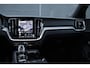 Volvo V60 T6 Plug-in hybrid AWD Plus Dark | Verwarmbare voorstoelen | Verwarmbaar stuurwiel | Verwarmbare achterbank | Charcoal Sportleder | Zwarte hemel | 19 inch Lichtmetalen velgen | Parkeercamera | Elektrische verstelbare voorstoelen met geheugen | Premium audio by Harman Kardon |
