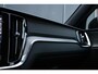 Volvo V60 T6 Plug-in hybrid AWD Plus Dark | Verwarmbare voorstoelen | Verwarmbaar stuurwiel | Verwarmbare achterbank | Charcoal Sportleder | Zwarte hemel | 19 inch Lichtmetalen velgen | Parkeercamera | Elektrische verstelbare voorstoelen met geheugen | Premium audio by Harman Kardon |