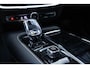 Volvo V60 T6 Plug-in hybrid AWD Plus Dark | Verwarmbare voorstoelen | Verwarmbaar stuurwiel | Verwarmbare achterbank | Charcoal Sportleder | Zwarte hemel | 19 inch Lichtmetalen velgen | Parkeercamera | Elektrische verstelbare voorstoelen met geheugen | Premium audio by Harman Kardon |