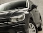 Volkswagen Tiguan 1.4 TSI Comfort (STOELVERWARMING, PARKEERSENSOREN, TREKHAAK, SPORTSTOELEN, GETINT GLAS, BLUETOOTH, NIEUWSTAAT)