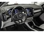 Volvo XC40 T2 Momentum | Blond Lederen Bekleding | Dealeronderhouden | High Performance Audio | Volvo on Call | Privacy Glass | Stoelverwarming |