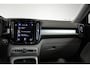Volvo XC40 T2 Momentum | Blond Lederen Bekleding | Dealeronderhouden | High Performance Audio | Volvo on Call | Privacy Glass | Stoelverwarming |