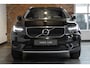 Volvo XC40 T2 Momentum | Blond Lederen Bekleding | Dealeronderhouden | High Performance Audio | Volvo on Call | Privacy Glass | Stoelverwarming |