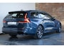 Volvo V60 2.0 T6 Plug-in hybrid AWD Plus Dark | Adaptive Cruise Control | 360° Parkeercamera | Stoelverwarming | Stuurwielverwarming | Harman Kardon Premium Audio | Electrische wegklapbare trekhaak | Google infotainment | Longe Range