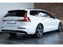 Volvo V60 T6 Automaat Plug-in hybrid AWD Ultra Dark | Harman Kardon Premium Audio | Lederen bekleding | Parkeercamera | Google Infotainment | Stoelverwarming | Stuurwielverwarming | Semi-Elektrische inklapbare trekhaak