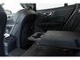 Volvo V60 T6 Automaat Plug-in hybrid AWD Ultra Dark | Harman Kardon Premium Audio | Lederen bekleding | Parkeercamera | Google Infotainment | Stoelverwarming | Stuurwielverwarming | Semi-Elektrische inklapbare trekhaak