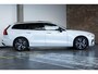Volvo V60 T6 Automaat Plug-in hybrid AWD Ultra Dark | Harman Kardon Premium Audio | Lederen bekleding | Parkeercamera | Google Infotainment | Stoelverwarming | Stuurwielverwarming | Semi-Elektrische inklapbare trekhaak
