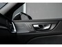 Volvo V60 T6 Plug-in hybrid AWD Plus Dark | Verwarmbare Voorstoelen (met geheugen) | Stuurwiel en Achterbank | Semi-Elektrische Trekhaak | Verwarmbare Voorruit | Premium Audio by Harman Kardon | 360-Camera