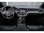 Volvo V60 T6 Plug-in hybrid AWD Plus Dark | Verwarmbare Voorstoelen (met geheugen) | Stuurwiel en Achterbank | Semi-Elektrische Trekhaak | Verwarmbare Voorruit | Premium Audio by Harman Kardon | 360-Camera