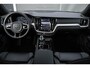Volvo V60 T6 Plug-in hybrid AWD Plus Dark | Panoramadak | Verwarmbare Voorstoelen (met geheugen) | Stuurwiel en Achterbank | Semi-Elektrische Trekhaak | Verwarmbare Voorruit | Premium Audio by Harman Kardon | 360-Camera