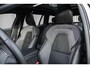 Volvo V60 T6 Plug-in hybrid AWD Plus Dark | Panoramadak | Verwarmbare Voorstoelen (met geheugen) | Stuurwiel en Achterbank | Semi-Elektrische Trekhaak | Verwarmbare Voorruit | Premium Audio by Harman Kardon | 360-Camera