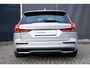 Volvo V60 T6 Plug-in hybrid AWD Plus Dark | Panoramadak | Verwarmbare Voorstoelen (met geheugen) | Stuurwiel en Achterbank | Semi-Elektrische Trekhaak | Verwarmbare Voorruit | Premium Audio by Harman Kardon | 360-Camera