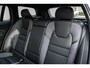 Volvo V60 T6 Plug-in hybrid AWD Plus Dark | Verwarmbare Voorstoelen (met geheugen) | Stuurwiel en Achterbank | Semi-Elektrische Trekhaak | Verwarmbare Voorruit | Premium Audio by Harman Kardon | 360-Camera