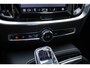 Volvo V60 T6 Plug-in hybrid AWD Plus Dark | Panoramadak | Verwarmbare Voorstoelen (met geheugen) | Stuurwiel en Achterbank | Semi-Elektrische Trekhaak | Verwarmbare Voorruit | Premium Audio by Harman Kardon | 360-Camera