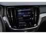 Volvo V60 T6 Plug-in hybrid AWD Plus Dark | Panoramadak | Verwarmbare Voorstoelen (met geheugen) | Stuurwiel en Achterbank | Semi-Elektrische Trekhaak | Verwarmbare Voorruit | Premium Audio by Harman Kardon | 360-Camera
